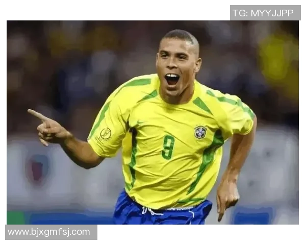 巴西足球明星排名榜单解析：谁是历史最佳球员的争夺者