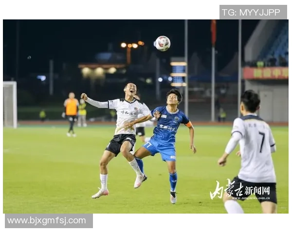 足球巨星闪耀赛场 热血对决点燃球迷激情 展现顶级技艺与超凡实力